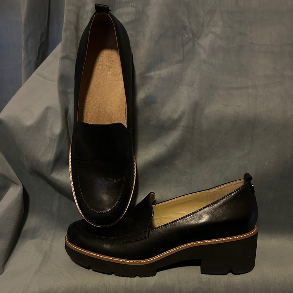 New Naturalizer Black Leather Loafers